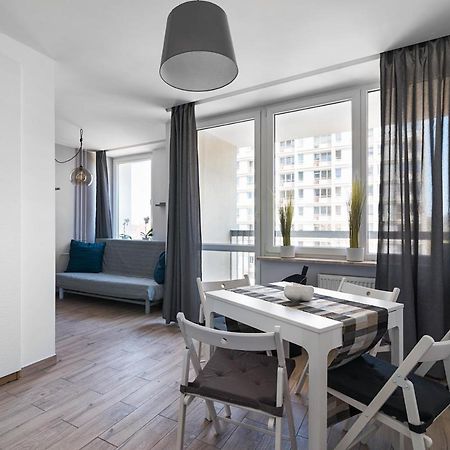 Апартаменты Apartament Ul.Solidarnosci 64 Warszawa 36 M2 Экстерьер фото